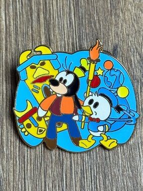 Goofy & Donald Tiki Adventure Trading Pin - 2007 Collectable